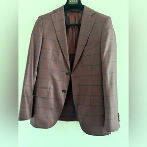 Elegant Brown Checkered Men's Blazer